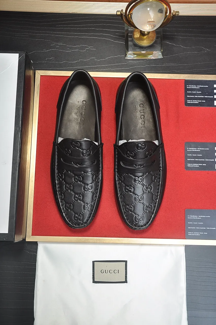 Men's shoes💰500💶Italy's top luxury men's shoe giant (GUCCI) (Gucci) (full cowhide lining) new arrival🍃Original European style🔰 Pleasant to the eye😍In order to make the shoes more durable and non-deformable🌀The production continues to follow traditional methods but there is still no lack of innovation💪Choose original sheepskin for the leather♻️ Smooth and natural And extra bright ⭐Made of imported cowhide, the first choice of rich people 38-45 (45 customized)